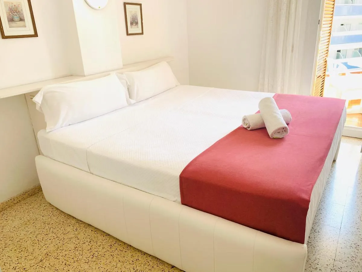 Daire Eva Aparthotel Lloret de Mar
