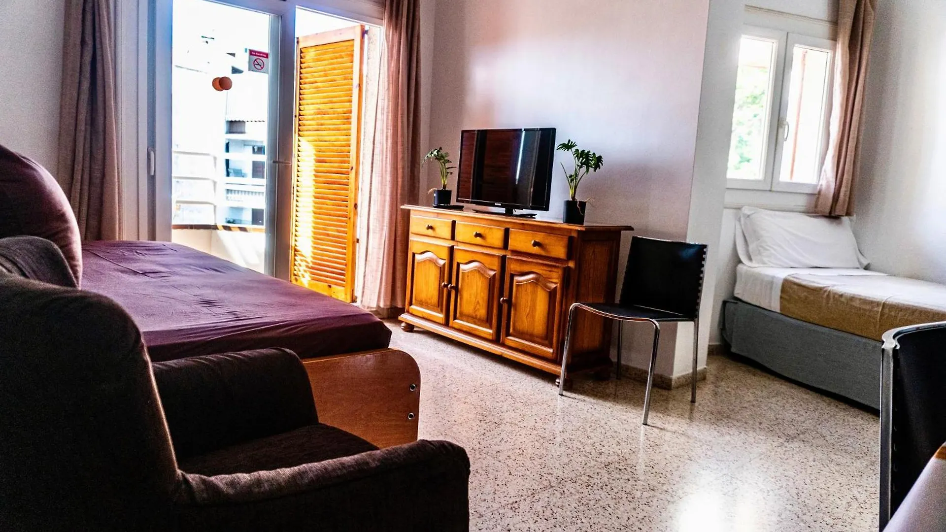 Daire Eva Aparthotel Lloret de Mar